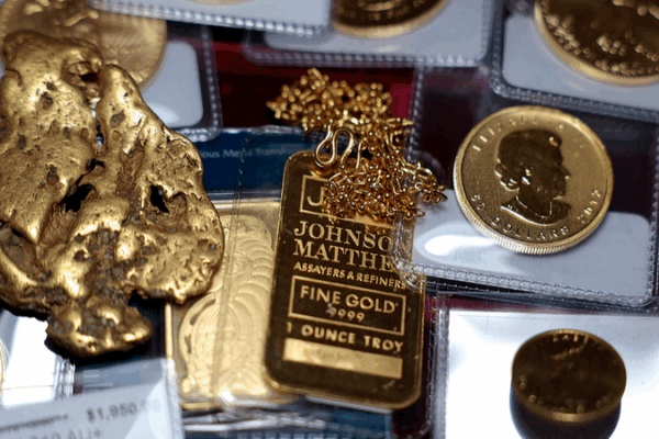 Gold Soars Past $4,000! What Young Investors Should Know Gold_Soars_Past__4_000__What_Young_Investors_Should_Know