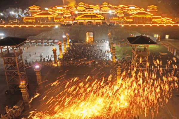 Golden Week Travel & Spending Soar: The Chinese Mainland on the Move Golden_Week_Travel___Spending_Soar__The_Chinese_Mainland_on_the_Move