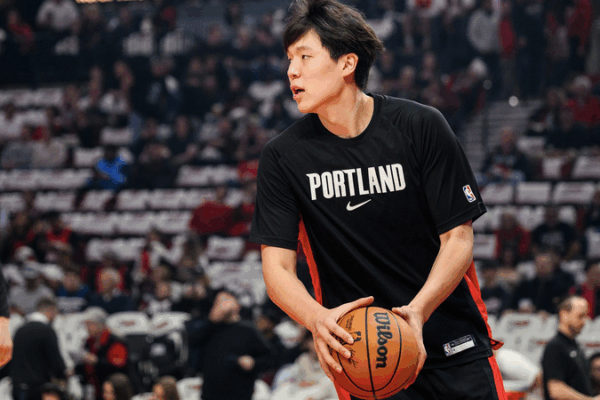 Yang Hansen’s NBA Debut: Flash or Foundation? video poster
