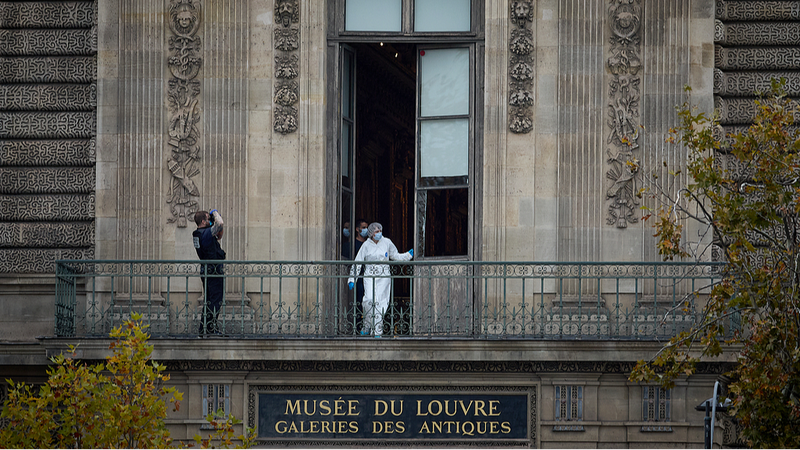 Inside the Louvre Jewel Heist: Robbers Strike in 7 Minutes Inside_the_Louvre_Jewel_Heist__Robbers_Strike_in_7_Minutes video poster