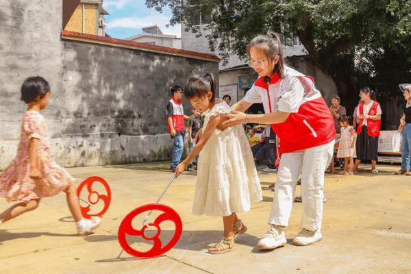 48,000 Youth Volunteers Kickstart Change in China’s Go West Program 🚀 48,000 Youth Volunteers Kickstart Change in China's Go West Program 🚀