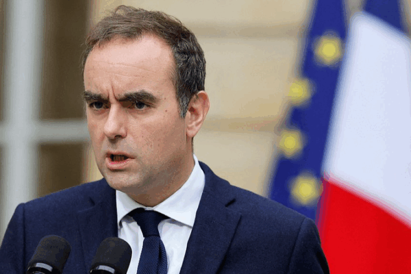 Macron Unveils New French Government Amid Crisis Macron_Unveils_New_French_Government_Amid_Crisis
