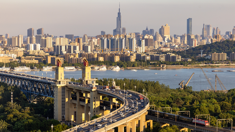 Marvel at Nanjing’s Yangtze River Bridge: A Double-Decker Engineering Triumph Marvel_at_Nanjing_s_Yangtze_River_Bridge__A_Double_Decker_Engineering_Triumph video poster
