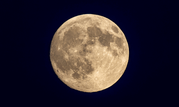Mid-Autumn Magic: Full Moon Lights Up the Chinese Mainland Mid_Autumn_Magic__Full_Moon_Lights_Up_the_Chinese_Mainland