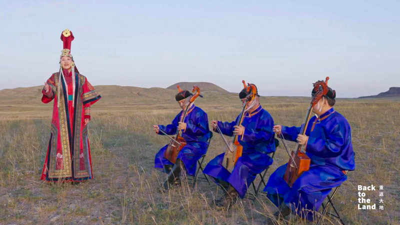 Morin_Khuur__Soulful_Horse_Head_Fiddle_of_the_Steppe video poster