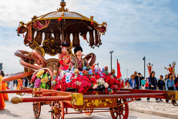 Ordos Cultural Park’s Festival Sparks Vibrant Holiday in Inner Mongolia Ordos Cultural Park’s Festival Sparks Vibrant Holiday in Inner Mongolia