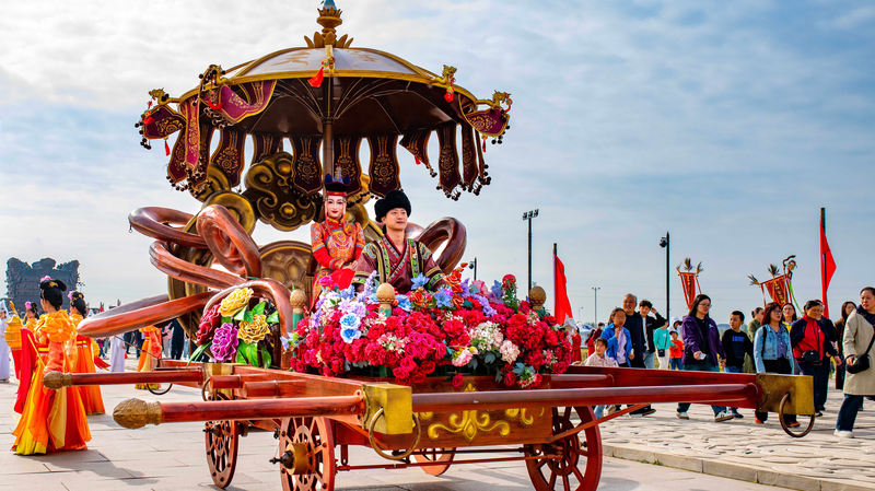 Ordos Cultural Park’s Festival Sparks Vibrant Holiday in Inner Mongolia
