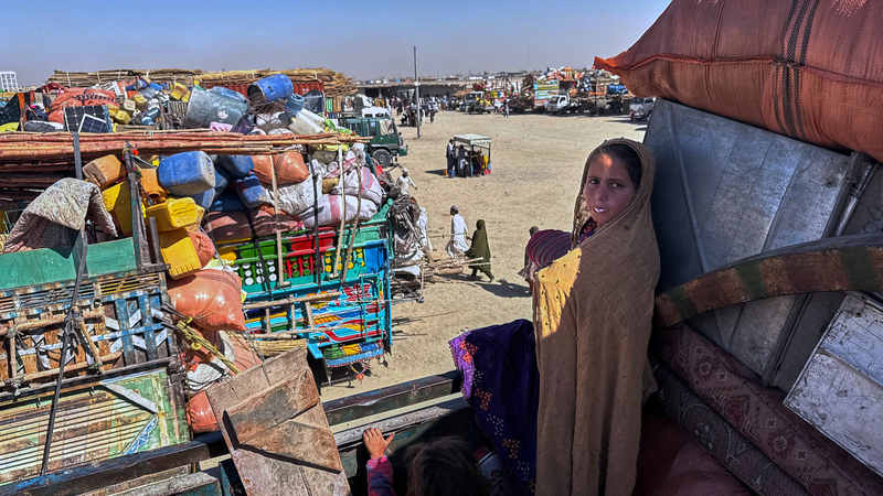 Pakistan Shuts Afghanistan Borders After Cross-Border Fire Pakistan_Shuts_Afghanistan_Borders_After_Cross_Border_Fire