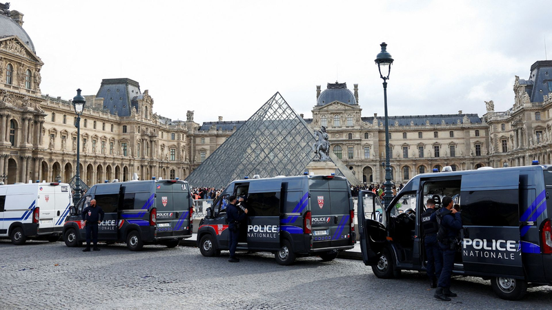Paris_Narrows_In_on__102M_Louvre_Jewel_Heist_with_5_New_Arrests - Namaste Headlines Paris_Narrows_In_on__102M_Louvre_Jewel_Heist_with_5_New_Arrests
