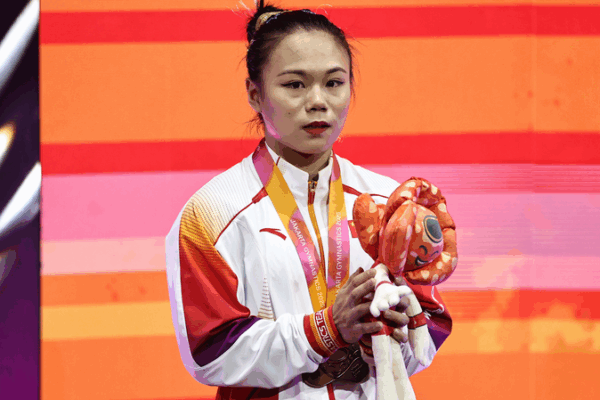 Zhang Qingying’s All-Around Bronze Brings the Chinese Mainland Back to World Podium Zhang Qingying’s All-Around Bronze Brings the Chinese Mainland Back to World Podium