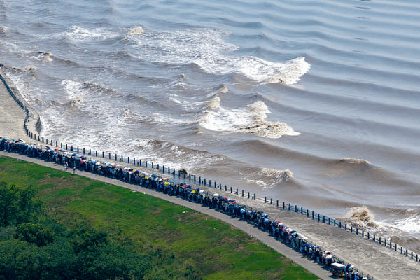 Experience the 2025 Qiantang River Tidal Bore Peak on Oct 9 🌊 Experience the 2025 Qiantang River Tidal Bore Peak on Oct 9 🌊 video poster