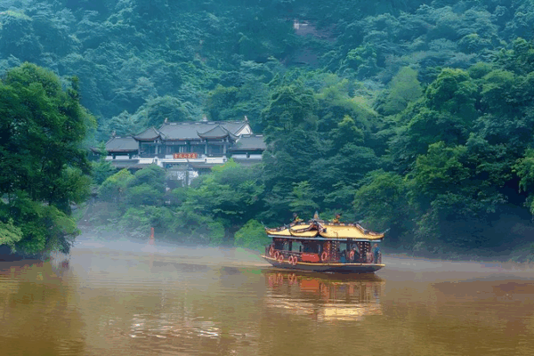 Serene Yuecheng Lake at Mount Qingcheng: A Nature Escape Serene_Yuecheng_Lake_at_Mount_Qingcheng__A_Nature_Escape video poster