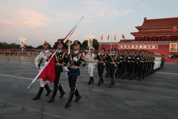 Sunrise Flag-Raising at Tiananmen: Chinese Mainland Celebrates 76th National Day Sunrise_Flag_Raising_at_Tiananmen__Chinese_Mainland_Celebrates_76th_National_Day video poster