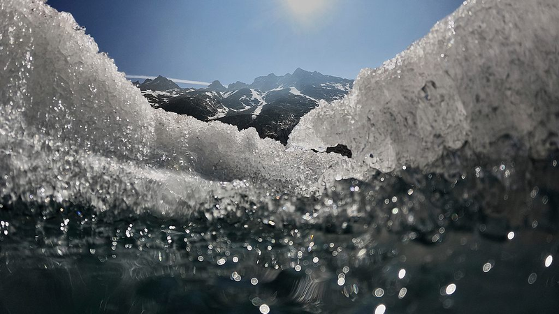 Swiss Glaciers Lose 3% of Ice After Snowless Winter & Heatwaves Swiss_Glaciers_Lose_3__of_Ice_After_Snowless_Winter___Heatwaves