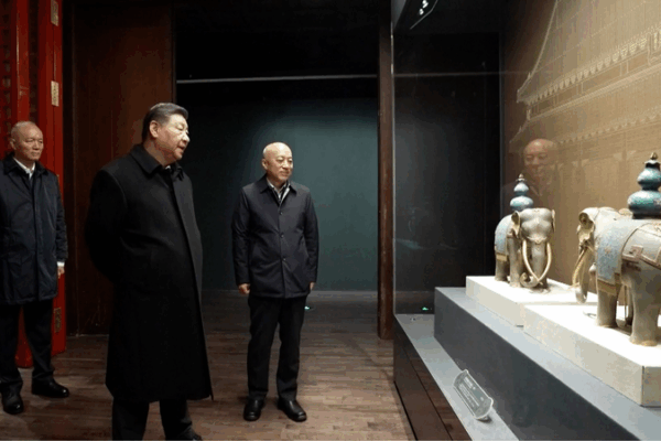 Xi Jinping Visits Palace Museum’s 100th Anniversary Exhibit Xi Jinping Visits Palace Museum’s 100th Anniversary Exhibit video poster