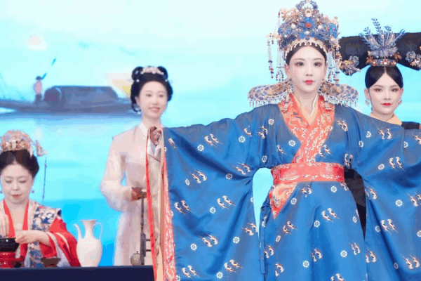 Tea Art Charms at Beijing Vocational Training Conference Tea_Art_Charms_at_Beijing_Vocational_Training_Conference