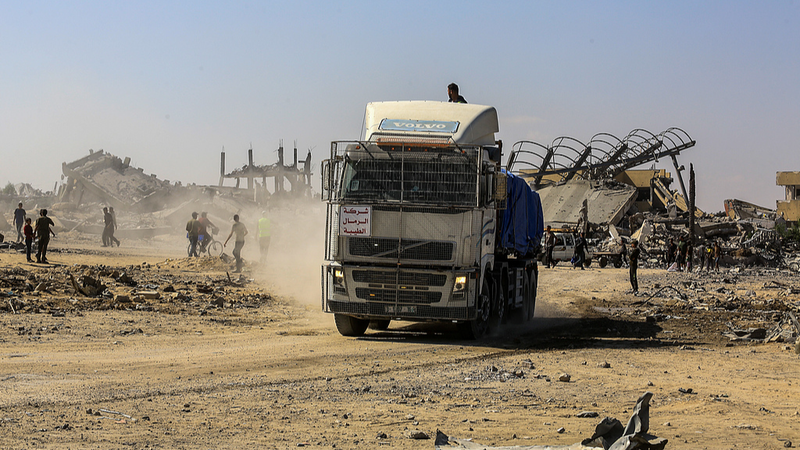 Trump_Threatens_Hamas_as_Gaza_Truce_Hangs_in_Balance - Namaste Headlines Trump_Threatens_Hamas_as_Gaza_Truce_Hangs_in_Balance