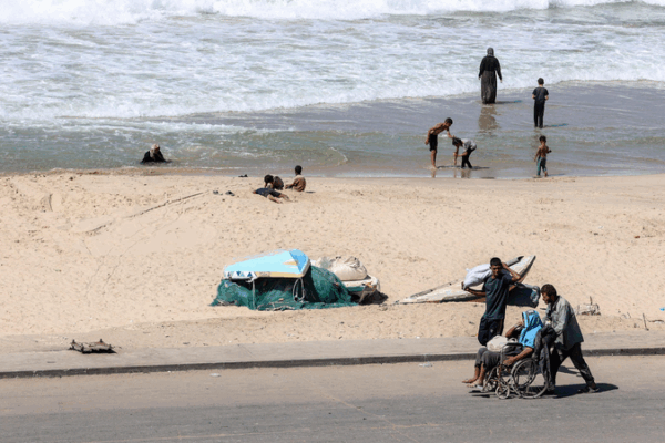 Trump_Urges_Israel_to_Pause_Gaza_Strikes_as_Hamas_Agrees_to_Hostage_Deal