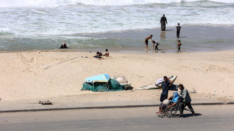 Trump_Urges_Israel_to_Pause_Gaza_Strikes_as_Hamas_Agrees_to_Hostage_Deal