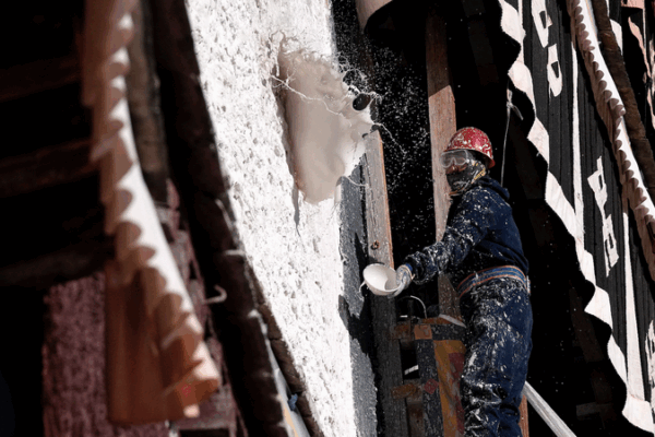 Potala Palace’s Annual Painting Kicks Off in Xizang video poster