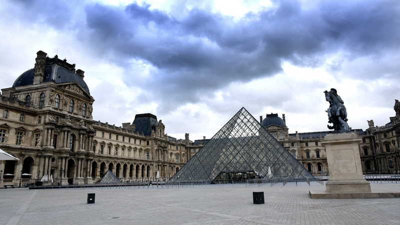 V7K04ZD9G1KMY113AP1O - Namaste Headlines Louvre Reopens After Crown Jewel Heist – Tourists Return! video poster