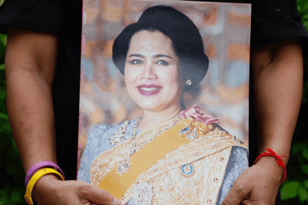 Xi Sends Condolences on Passing of Thailand’s Queen Mother Sirikit Xi Sends Condolences on Passing of Thailand’s Queen Mother Sirikit