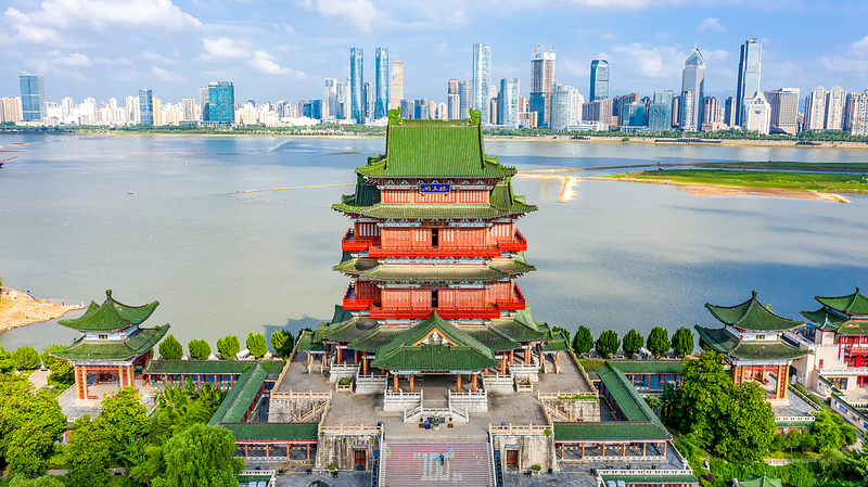 Discover Nanchang’s 1,300-Year-Old Pavilion of Prince Teng video poster