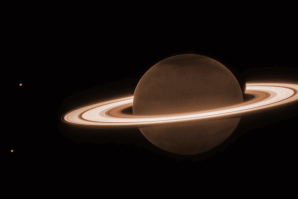 Saturn’s Moon Enceladus: A Hidden Ocean That Might Host Life 🌊🧬 Saturn’s Moon Enceladus: A Hidden Ocean That Might Host Life 🌊🧬