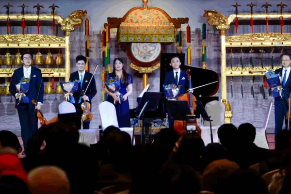 Temple of Heaven Harmonizes East-West Classics 🎶 Temple of Heaven Harmonizes East-West Classics 🎶