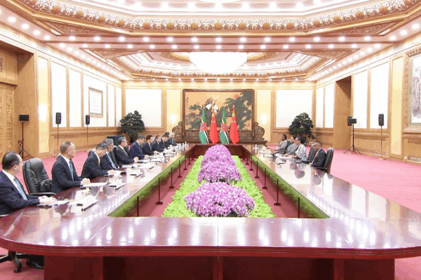 Xi Jinping Meets Dominica President in Beijing, Marks 20 Years of Ties Xi_Jinping_Meets_Dominica_President_in_Beijing__Marks_20_Years_of_Ties video poster