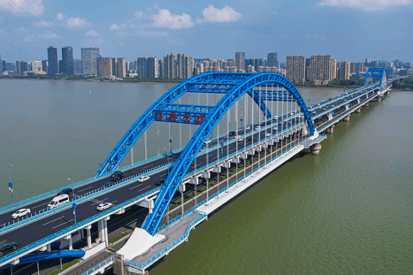 Chill Views: Hangzhou’s Fuxing Bridge Live Vibes video poster