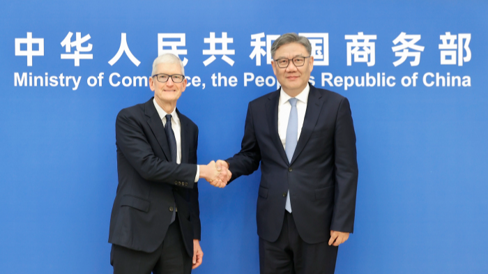 Beijing Meetup: China’s Commerce Minister and Tim Cook Talk Trade 🍎🤝 Beijing Meetup: China’s Commerce Minister and Tim Cook Talk Trade 🍎🤝