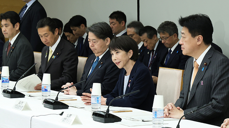 0YW3ZLYPBWBD2YLNLZPM - Namaste Headlines Okinawa & Nagasaki Reject PM’s Push to Tweak Japan’s Non-Nuclear Principles