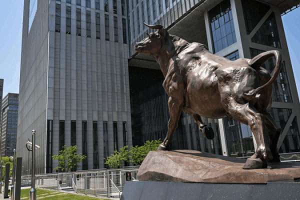 Global Investors Bet Big on Chinese Mainland's Tech Revolution 🚀