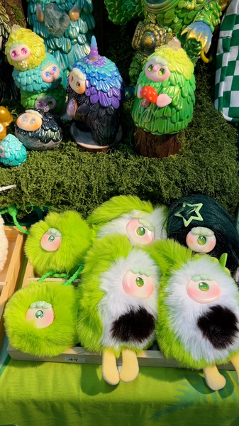 Amazing_Toy_Show_Beijing_2025__Pay_for_Happiness_at_Chaoyang_Park video poster