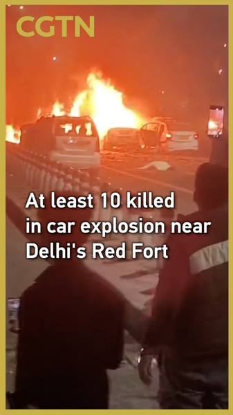 At_Least_10_Dead_in_Car_Blast_Near_Delhi_s_Red_Fort video poster
