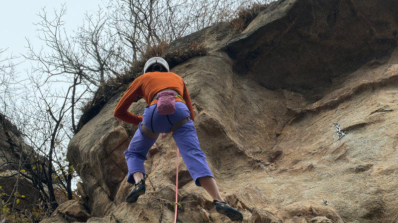 BKNHSYZRKQNDDNT2Y54A - Namaste Headlines Discover Jingling Valley: Beijing’s Hidden Climbing Paradise