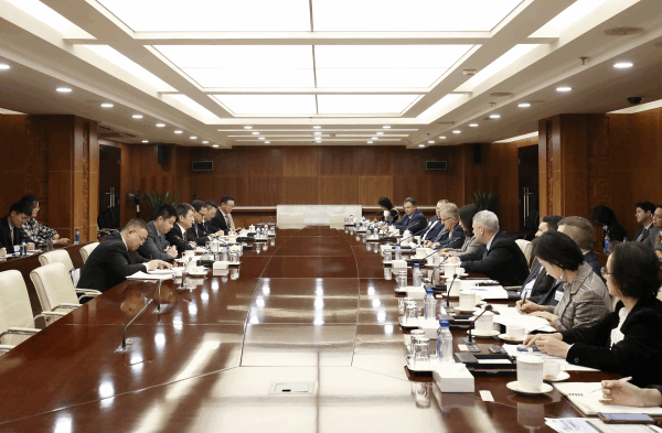 China Urges US to Boost Agri Trade Ties 🚜🤝