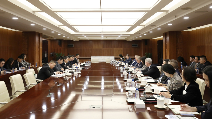 CT6Q0NHHZYU8JHSIVOIA - Namaste Headlines China Urges US to Boost Agri Trade Ties 🚜🤝