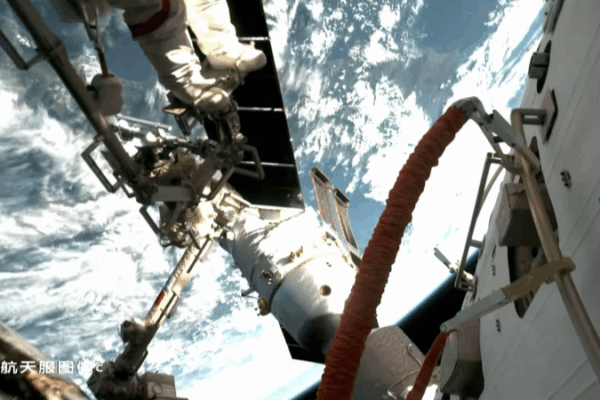 China_Analyzes_Space_Station_Samples_to_Pave_Way_for_Moon_Missions