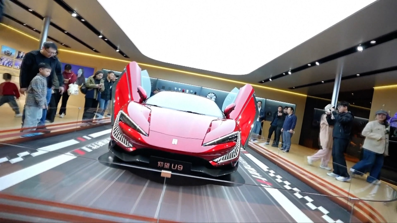 Guangzhou_Auto_Show_Wows_Global_Crowd_with_Chinese_EV_Innovations video poster