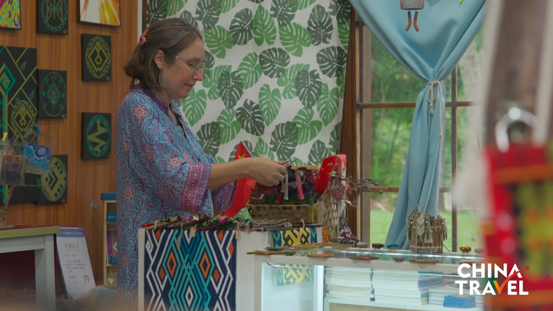 Hainan_s_Customs_Reforms_Ignite_Li_Brocade_Revival_poster - Namaste Headlines Hainan_s_Customs_Reforms_Ignite_Li_Brocade_Revival video poster