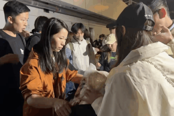 Hong_Kong_Unites_to_Support_Tai_Po_Fire_Victims video poster