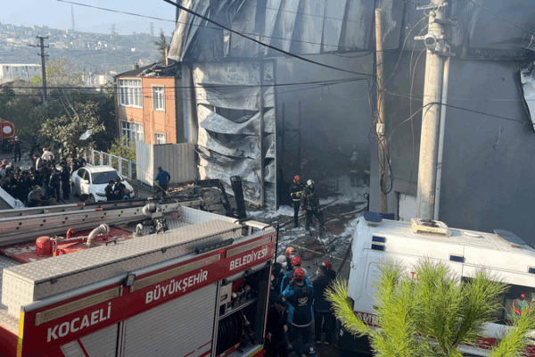 Six Dead in Cosmetics Factory Fire in NW Türkiye