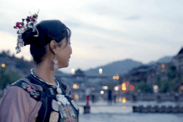 Lucy_s_Dream_Trip__Discovering_Fenghuang_Ancient_Town_s_Riverside_Magic video poster