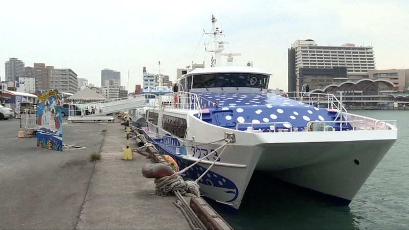 Okinawa_Feels_the_Pinch_as_Chinese_Visitor_Numbers_Plunge video poster