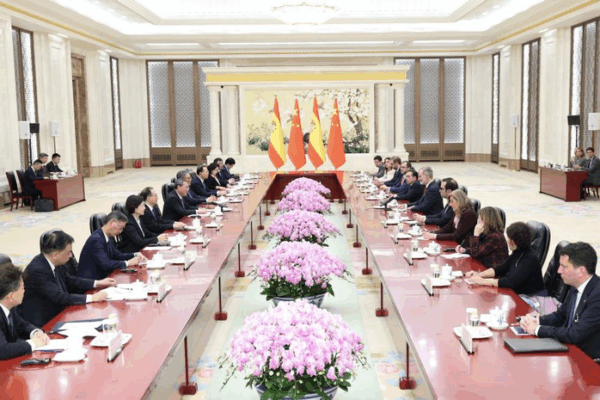 Chinese Premier Li Qiang Meets King Felipe VI 🤝 Boosts China-Spain Ties