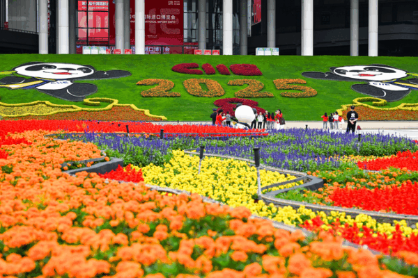 Chinese Mainland Defies Global Openness Slump in 2024 🚀