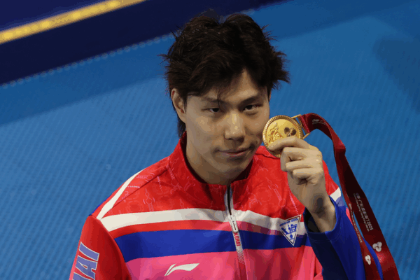 Qin_Haiyang_Splashes_to_Third_Straight_200m_Breaststroke_Gold_at_15th_National_Games