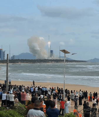 Rocket Launches Ignite Tourism Boom in Hainan 🚀 video poster